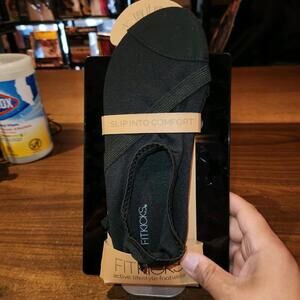 NEW FITKICKS Women’s  Outdoor yoga beach active Footwear Sz S 5.5-6.5 Black  Wat